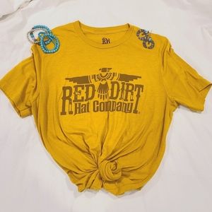 Red Dirt graphic tee